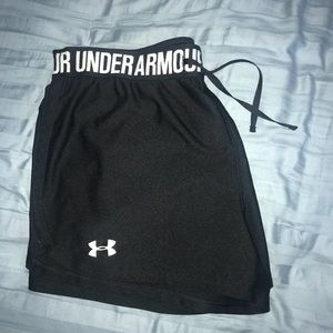 Black under amour athletic shorts